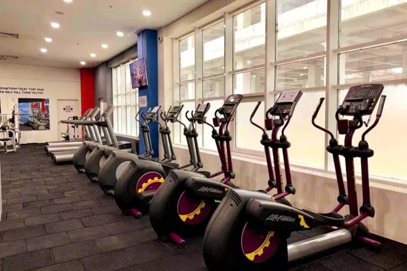 Fitness equipment at Sky Wellness